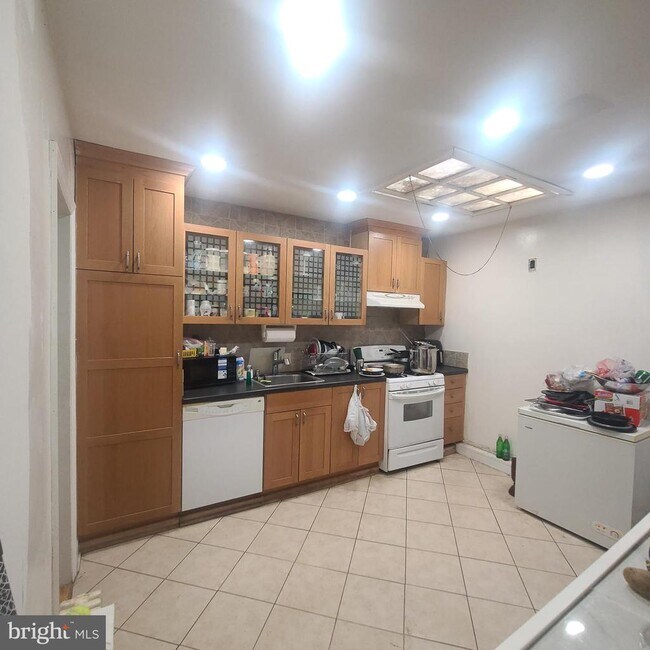 Foto del edificio - 7327 Georgia Ave NW