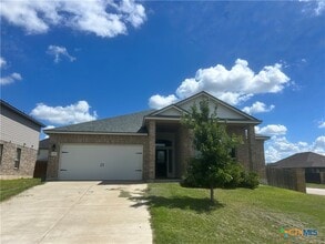 Building Photo - 1203 Kiskadee Branch Dr