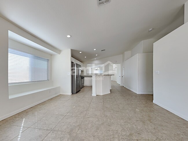 Building Photo - 8120 Guava Nectar Ave