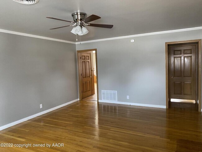 Foto del edificio - 2303 Larry St