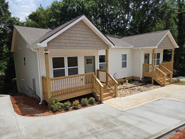 Photo - 5724 Wallwood Rd (Knoxville, TN) Apartment