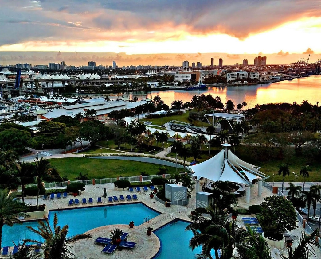 Primary Photo - 244 Biscayne Blvd