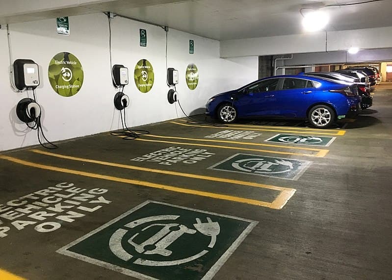 LV 2 EV Charging - 6305 N Rosebury Ave