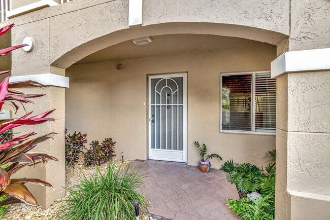 Foto del edificio - 5842 Crystal Shores Dr