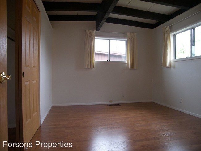 Building Photo - 3 br, 1 bath Apartment - 1050 Forson Rd