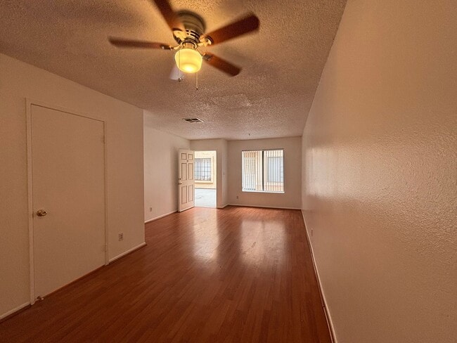 Building Photo - 403 Porter St