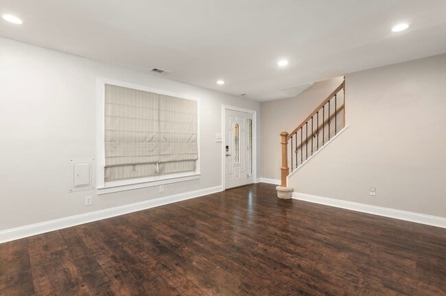 Building Photo - 6420 Thomas Paine Ct