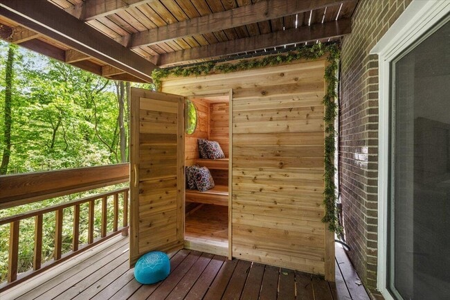 Building Photo - 3427 E Dobson Pl