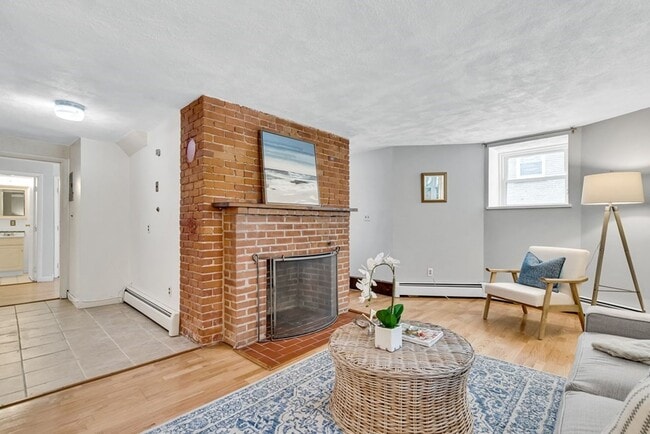 Building Photo - Large 1 Bed - Storage Unit - Laundry in Bu...