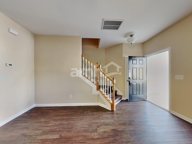 Building Photo - 405 Birch Run Dr