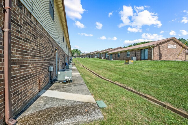 Building Photo - 1791 Lee Ave