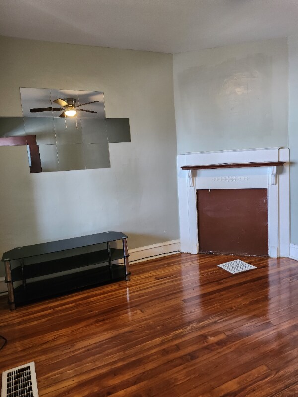 Building Photo - 227 Garrett St