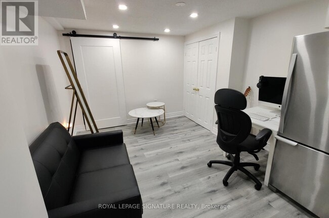 Photo du bâtiment - 2329 Greenbank Trail