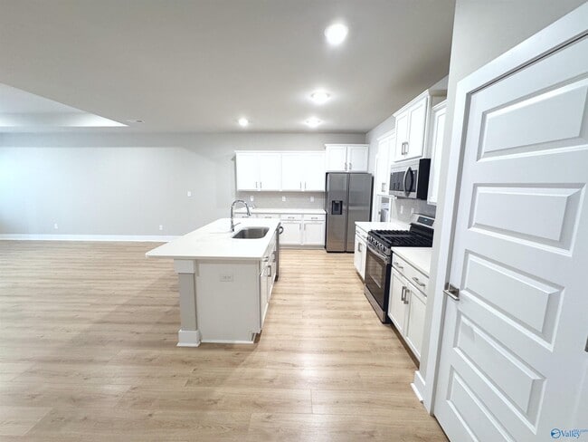 Foto del edificio - 7517 Doris Ruth Ln SE