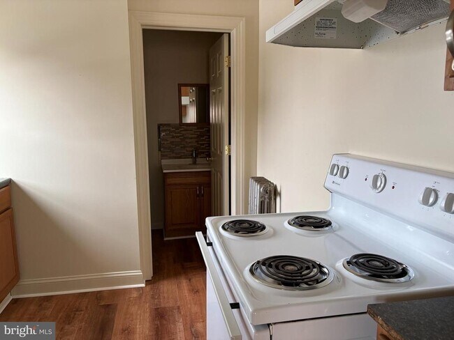 Foto del edificio - 330 E Chestnut St