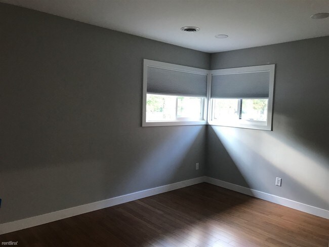 Foto del edificio - 2042 Monroe Ave NW