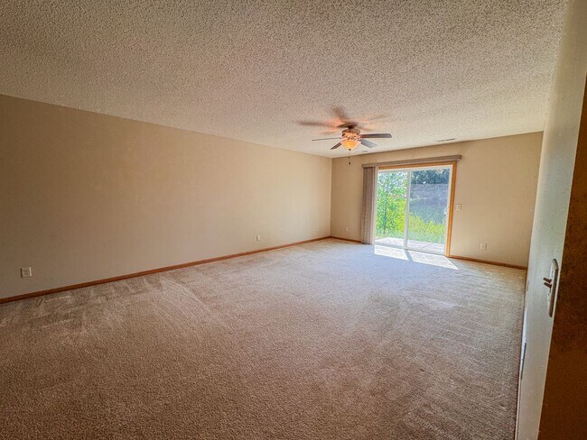 Foto del edificio - 1611 Gunston Dr