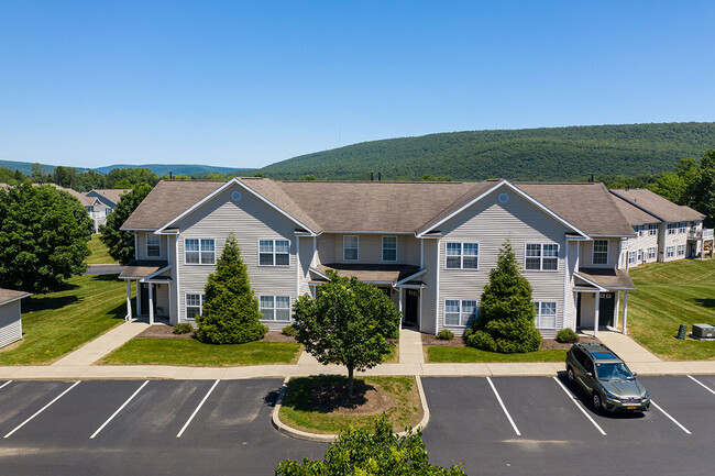 Building Photo - WoodsEdge Apartments