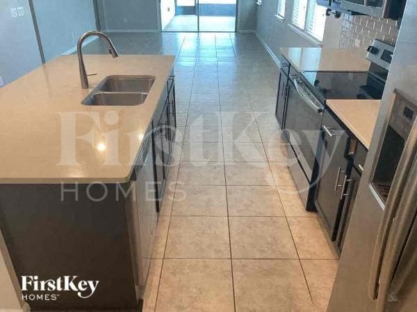 Foto del edificio - 95415 Woodbridge Pkwy