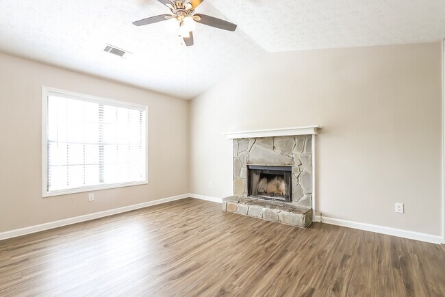 Building Photo - 4272 Falcon Crest Dr