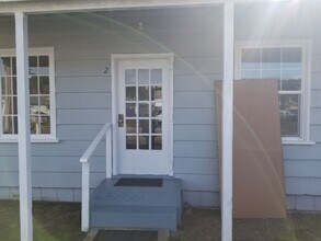 Building Photo - 150 E Everett Ave