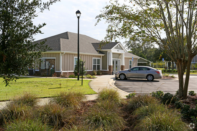 Building Photo - Southfork Apartments