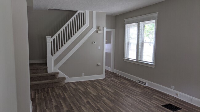 Building Photo - 29 Bowling Green Ave
