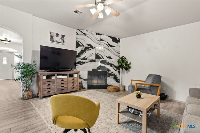 Foto del edificio - 5402 Birmingham Cir