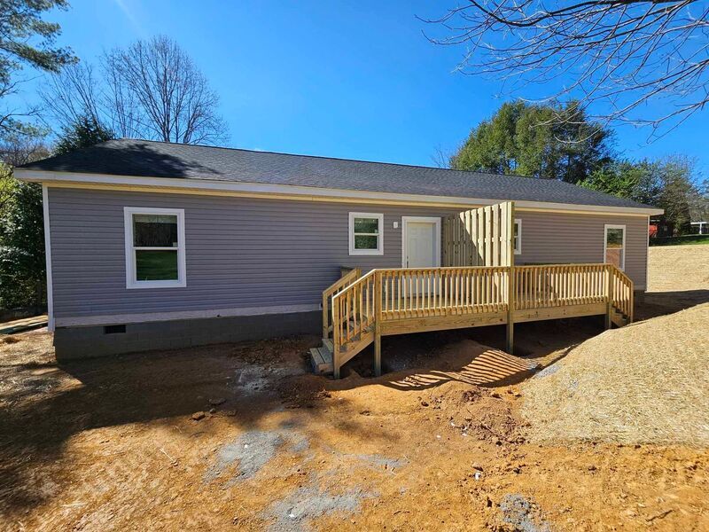 40 Little Martha Ln, Waynesville, NC 28786 House Rental in