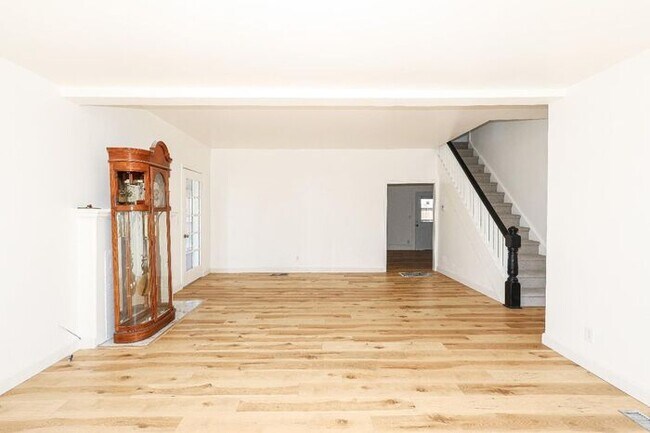 Building Photo - Ceres 3 bed 2 bath 2 story home
