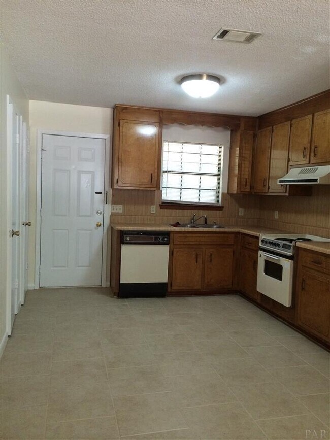 Building Photo - 4177 Ravenwood Dr