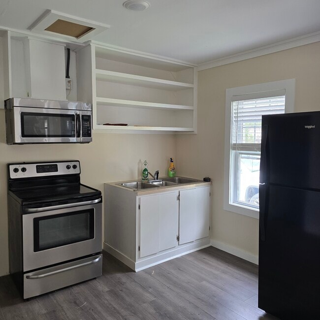 Building Photo - 6602 Gordon Rd