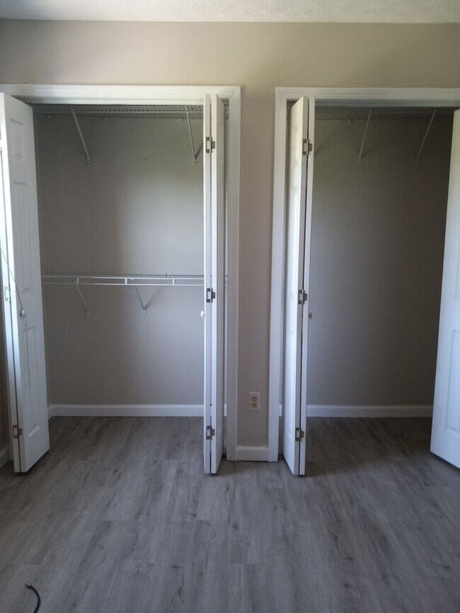 Foto del edificio - Beautiful 2 bedroom 2 bath duplex in East ...
