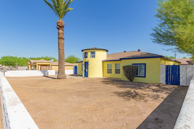 Foto del edificio - 2138 E Broadway Rd