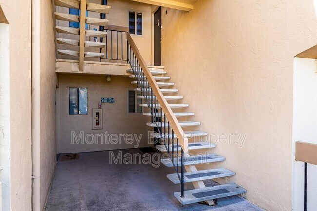 Foto del edificio - 3204 Golden Oaks Ln