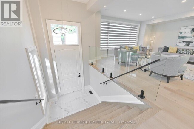 Building Photo - 84 Westbourne Ave