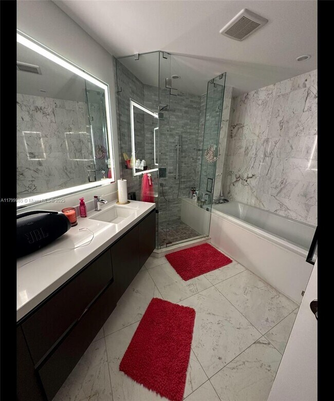 Foto del edificio - 851 NE 1st Ave