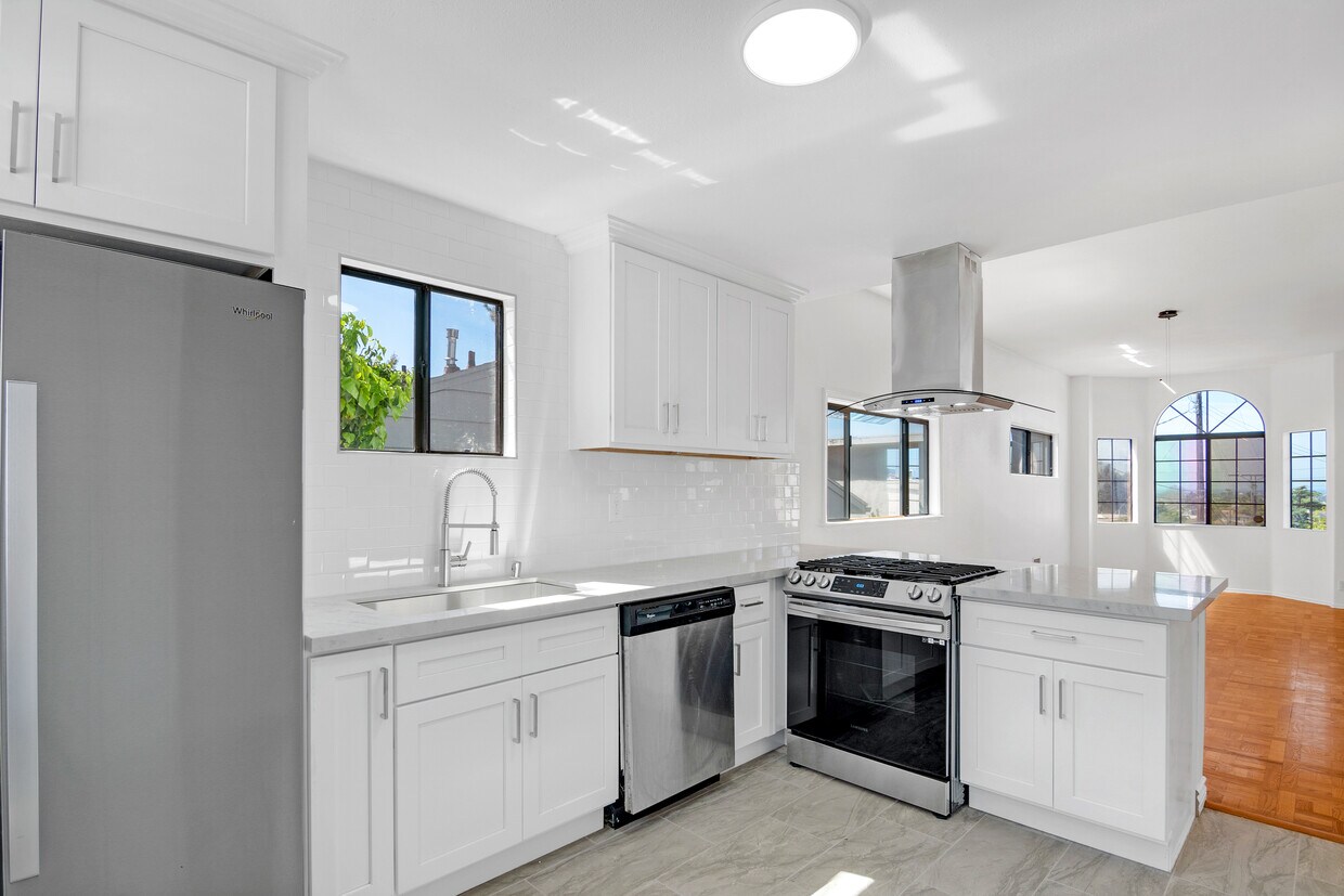 Primary Photo - 3426 S Centinela Ave