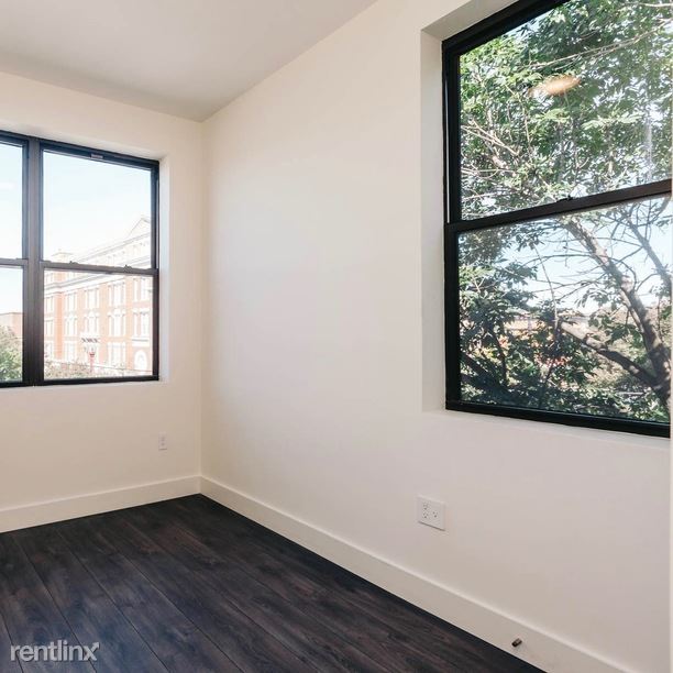 Foto del edificio - 6851 Fresh Pond Rd