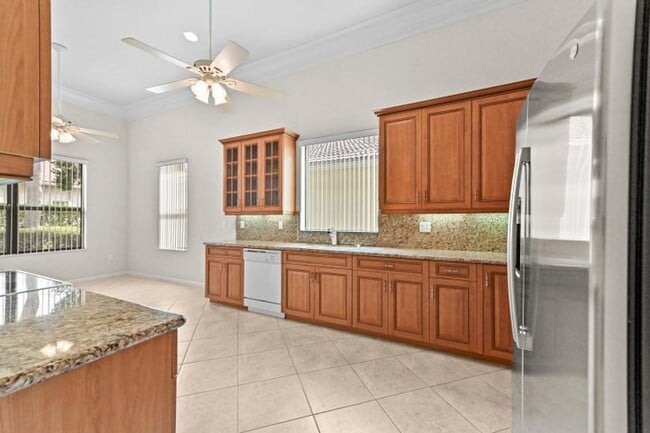 Building Photo - 6823 Fabiano Cir