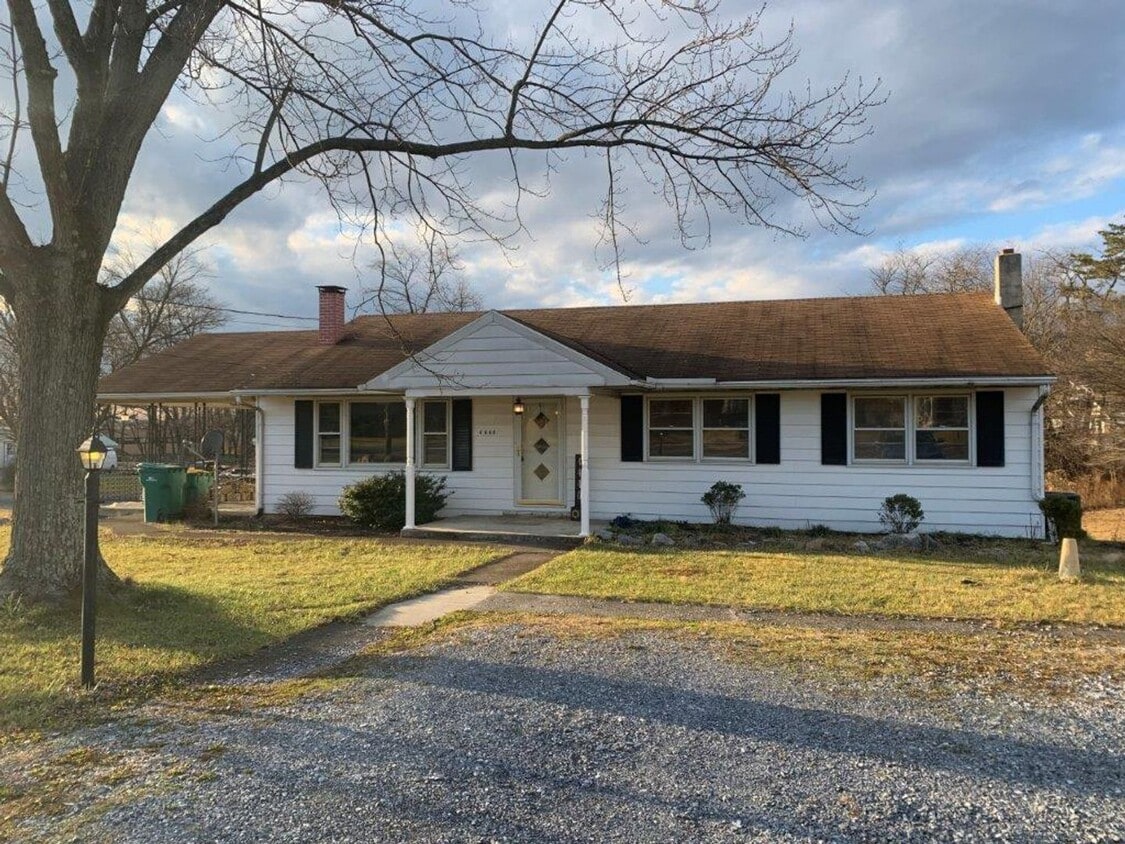 4440 Valley Rd, Enola, PA 17025 House Rental in Enola, PA