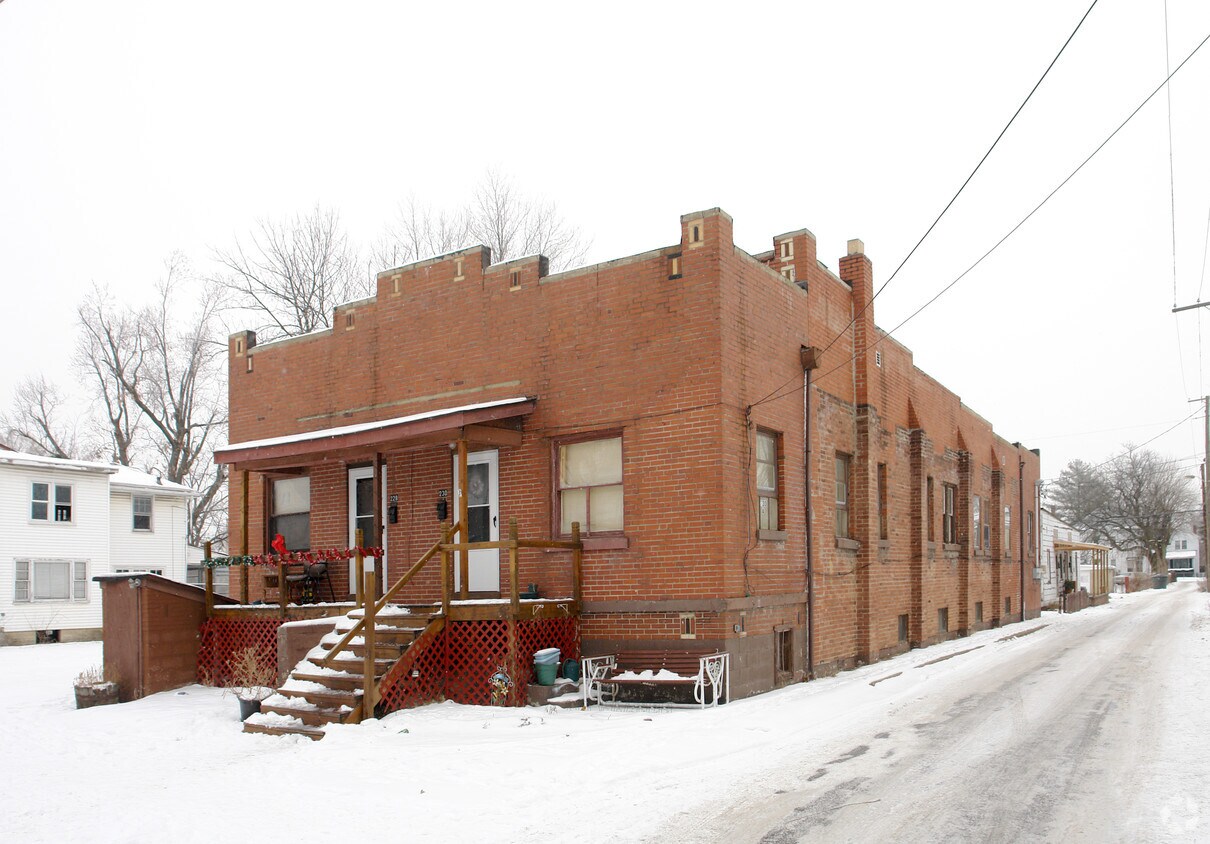 Primary Photo - 228-230 S Highland Ave