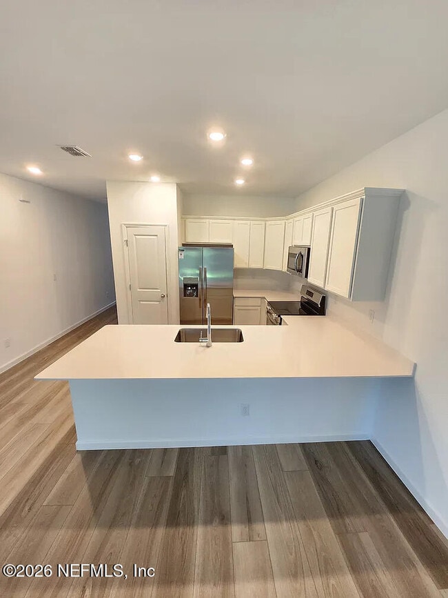 Building Photo - 669 Holly Lks Dr