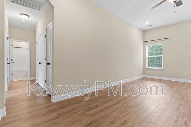 Foto del edificio - 14 Bradley Ct