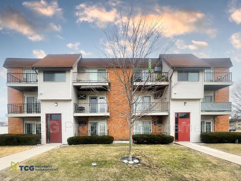 2406 Marquette Rd Unit Apt 1, Peru, IL 61354 Condo for Rent in Peru