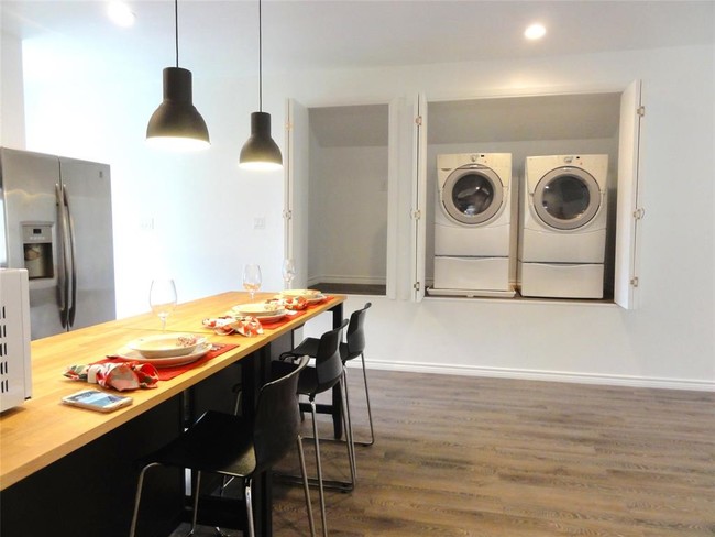 Foto del edificio - 2310 Pine Dr