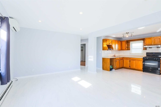 Foto del edificio - 50-32 Utopia Pkwy