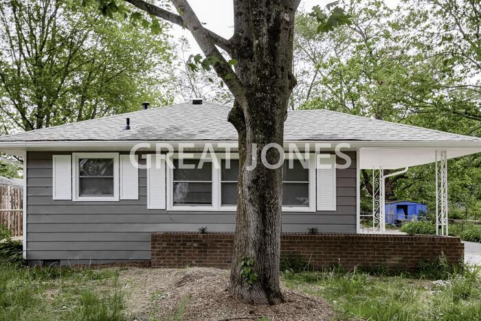Primary Photo - 816 Indiana Ave