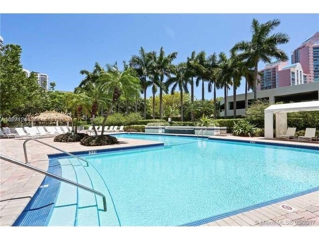 Building Photo - 3300 NE 192 St