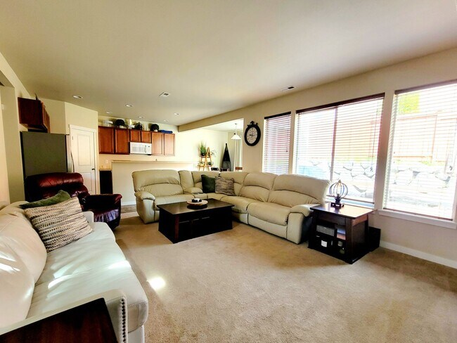 Foto del edificio - Bright, Spacious 4 bedroom in Poulsbo